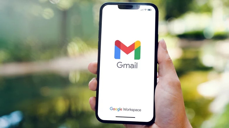 Xóa tài khoản Gmail: Có khá nhiều lý do để xóa tài khoản Gmail, từ việc cần dọn dẹp tài khoản đến việc muốn tắt toàn bộ tài khoản. Việc xử lý tài khoản có thể gặp khó khăn đối với những người không am hiểu về công nghệ. Hãy để các chuyên gia hỗ trợ bạn trong quá trình xóa tài khoản để đảm bảo tính an toàn và đơn giản. Chỉ với vài cú click chuột, tài khoản của bạn sẽ được xóa một cách nhanh chóng và dễ dàng.