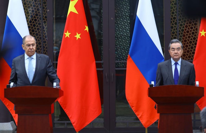 Trung Quốc ca ngợi quan hệ với Nga "vững như bàn thạch"