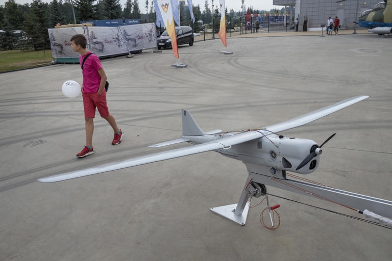 Vì sao UAV được triển khai với tần suất lớn chưa từng có trên chiến trường Ukraine?
