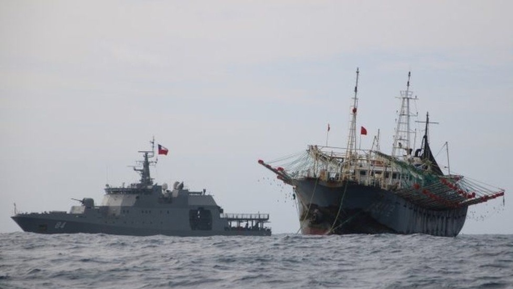 Hàn Quốc bắt giữ 2 tàu cá Trung Quốc nghi đánh bắt cá trái phép