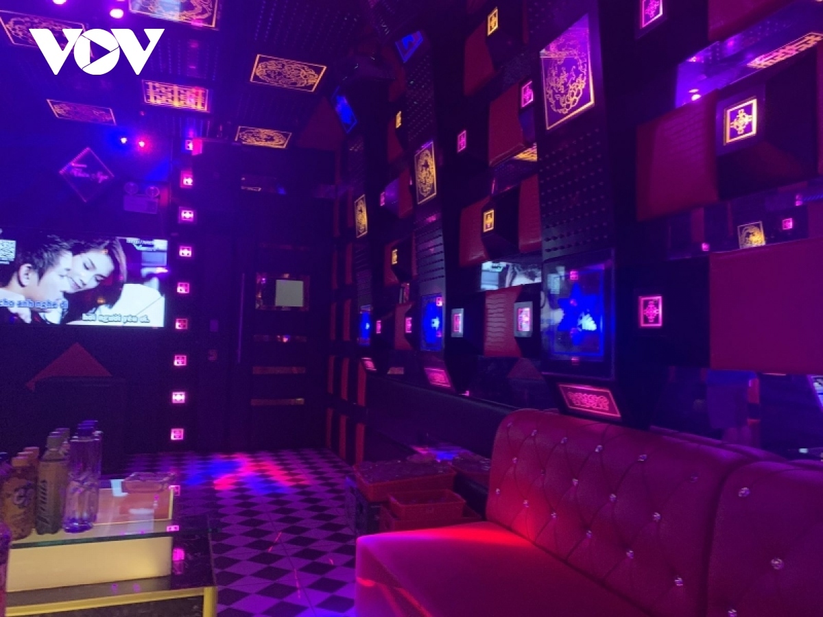 Nhiều cơ sở kinh doanh karaoke, vũ trường tại Hà Nội bị đình chỉ hoạt động