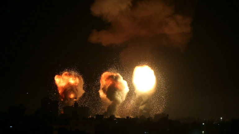 Israel không kích Dải Gaza, đáp trả vụ tên lửa rơi vào lãnh thổ