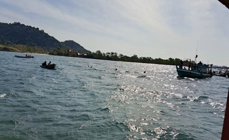Lật tàu cá trên biển ở Campuchia, một người mất tích