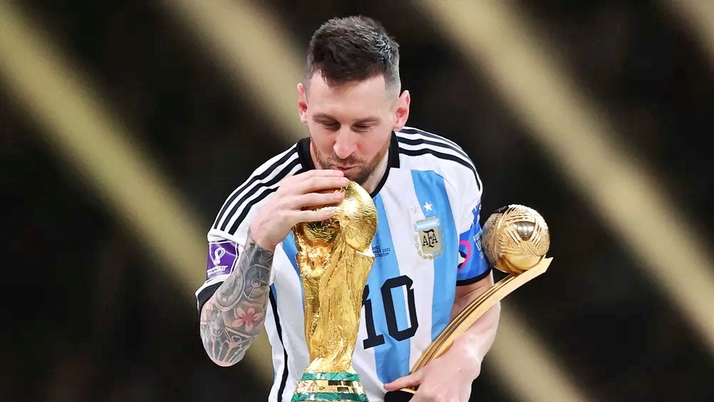 Messi giành Quả bóng Vàng World Cup 2022, thiết lập hàng loạt kỷ lục khủng