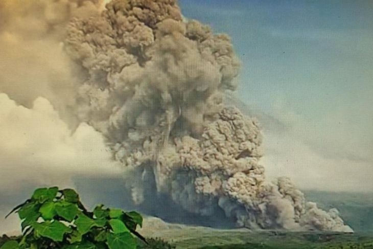Indonesia nâng mức cảnh báo cao nhất đối với núi lửa Semeru