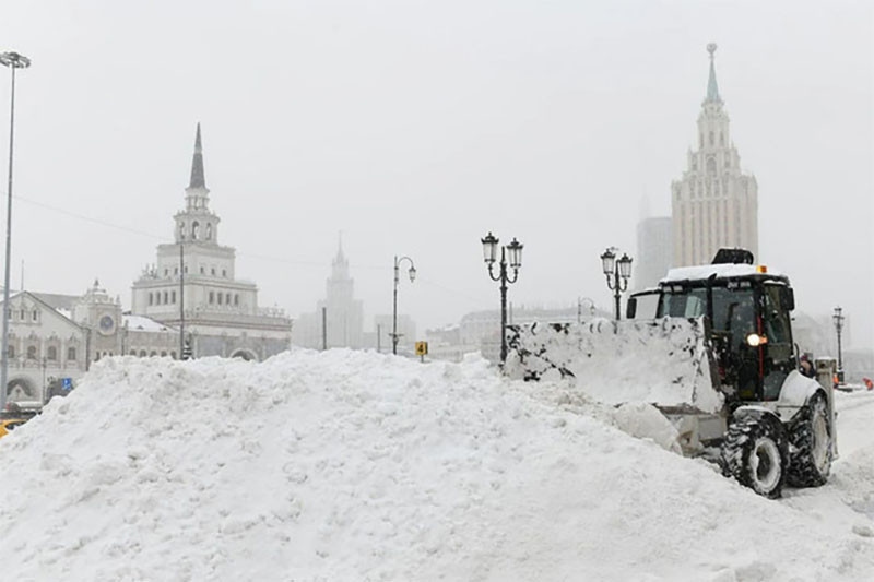 Tuyết rơi kỷ lục ở thủ đô Moscow (Nga), nhiều chuyến bay bị hủy bỏ