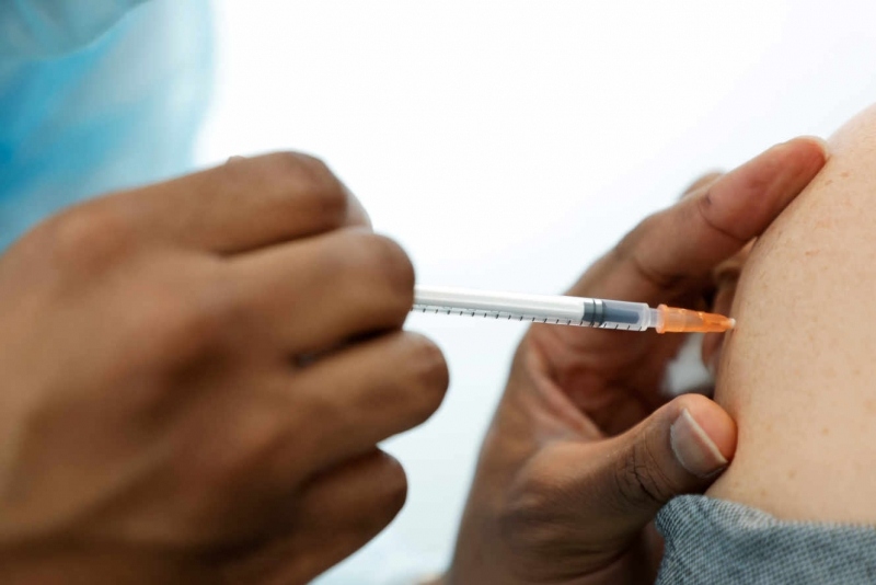 Pháp mở rộng tiêm mũi vaccine ngừa Covid-19 thứ 2 cho toàn dân 