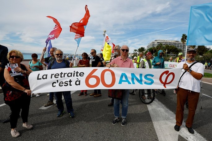 Pháp nâng độ tuổi nghỉ hưu từ 62 lên 64
