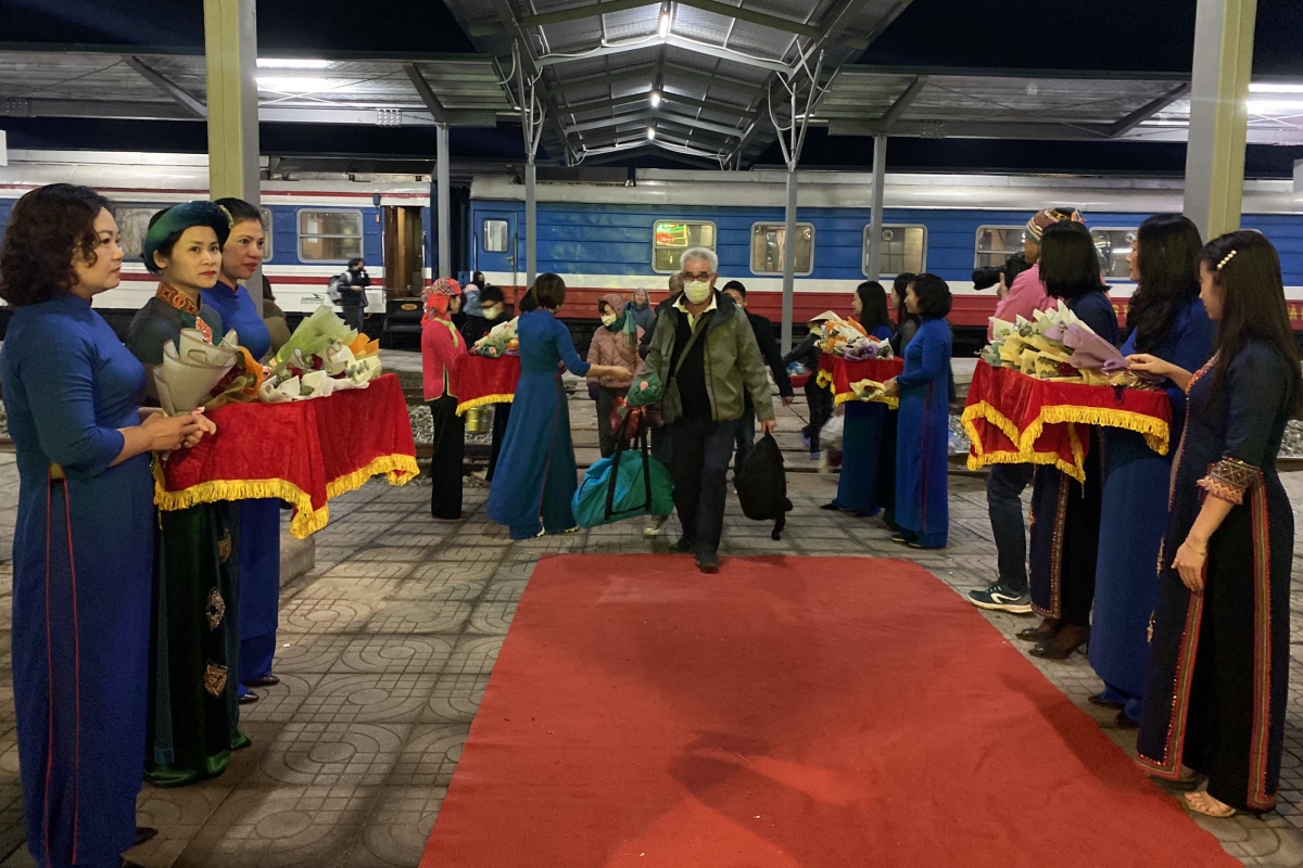 Lào Cai chào mừng đoàn khách quốc tế đầu tiên trong năm mới 2023