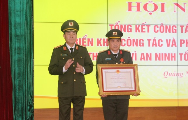 Đại tá Đinh Văn Nơi được thăng hàm Thiếu tướng