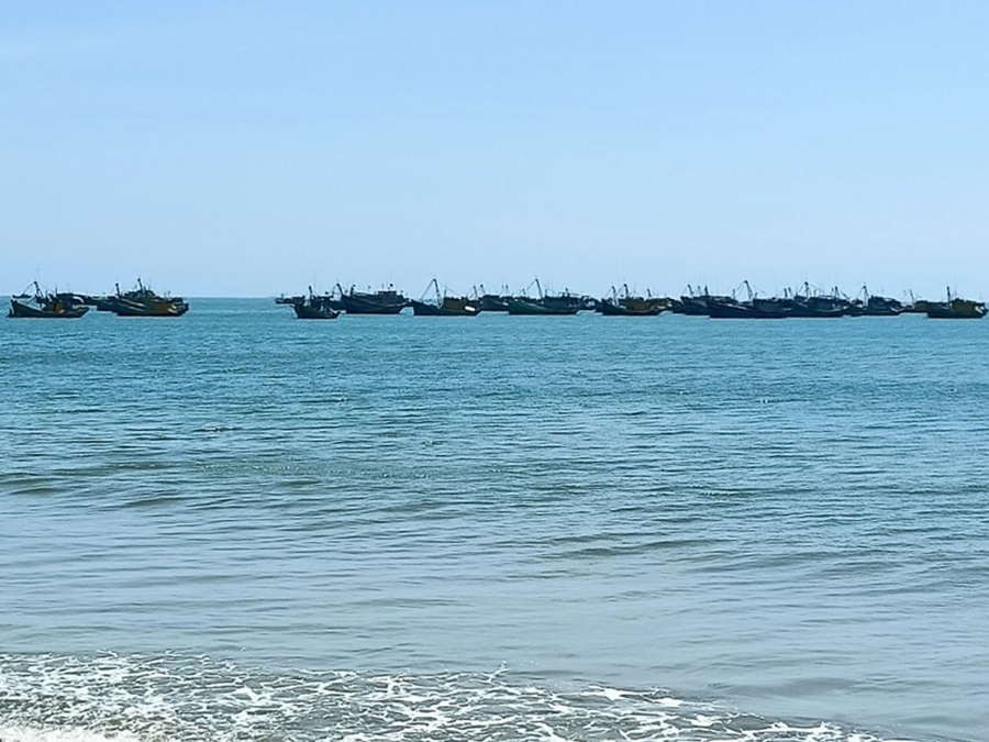 Bình Thuận khẩn trương tìm kiếm 4 thuyền viên bị mất tích trên biển