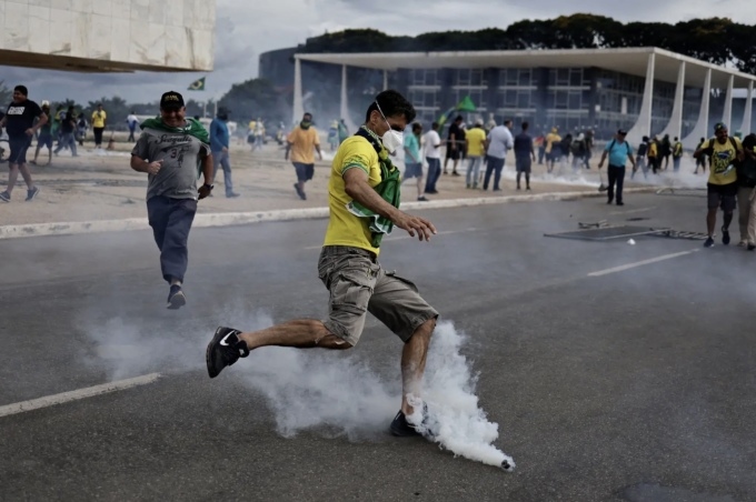 Brazil phong tỏa khu vực xảy ra bạo loạn để khôi phục an ninh trật tự