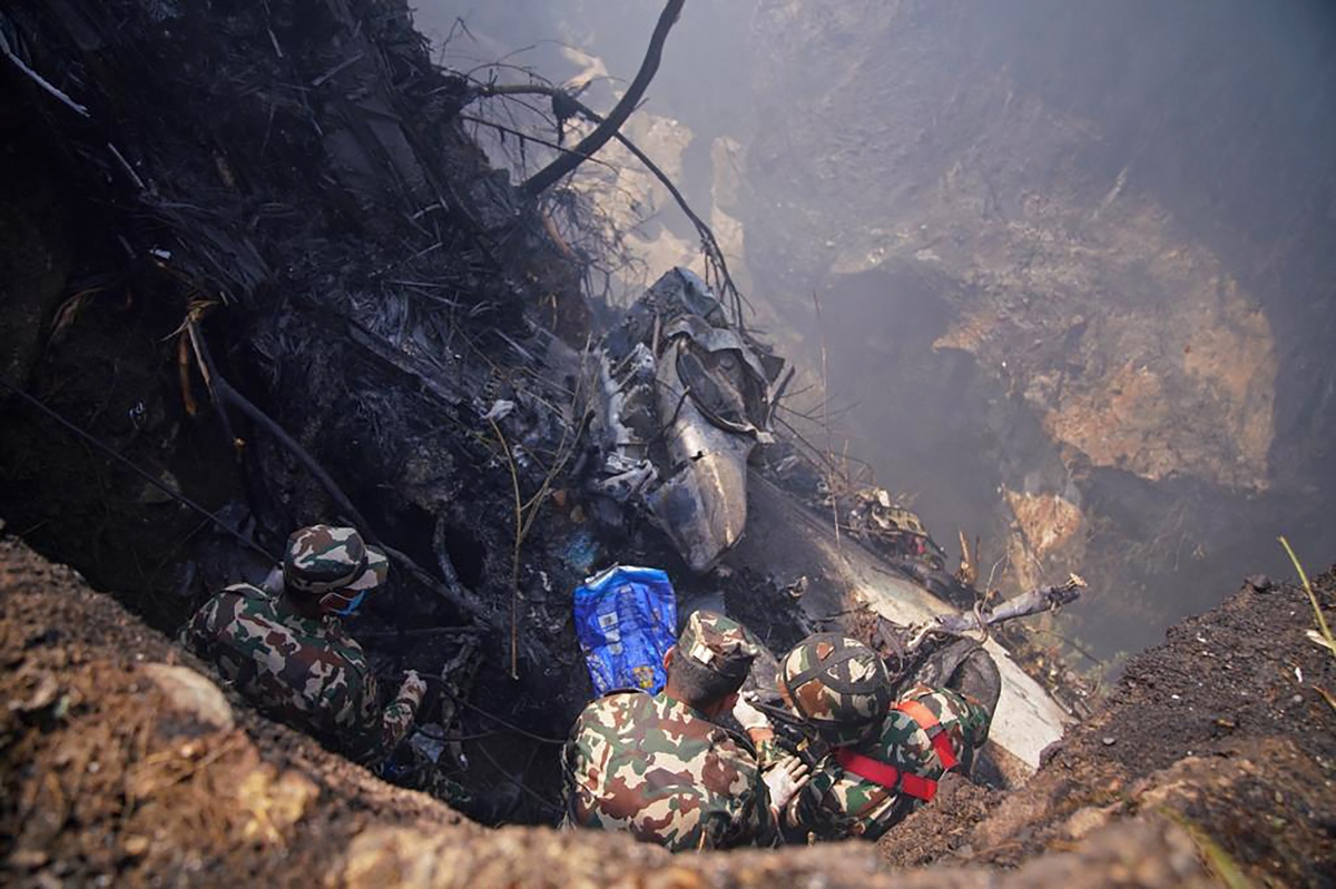 Vụ rơi máy bay ở Nepal: Đã tìm được hộp đen và thiết bị ghi âm buồng lái