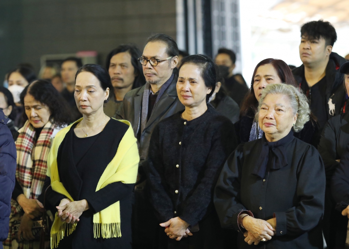 Đồng nghiệp, người thân xúc động tiễn biệt NSND Doãn Hoàng Giang