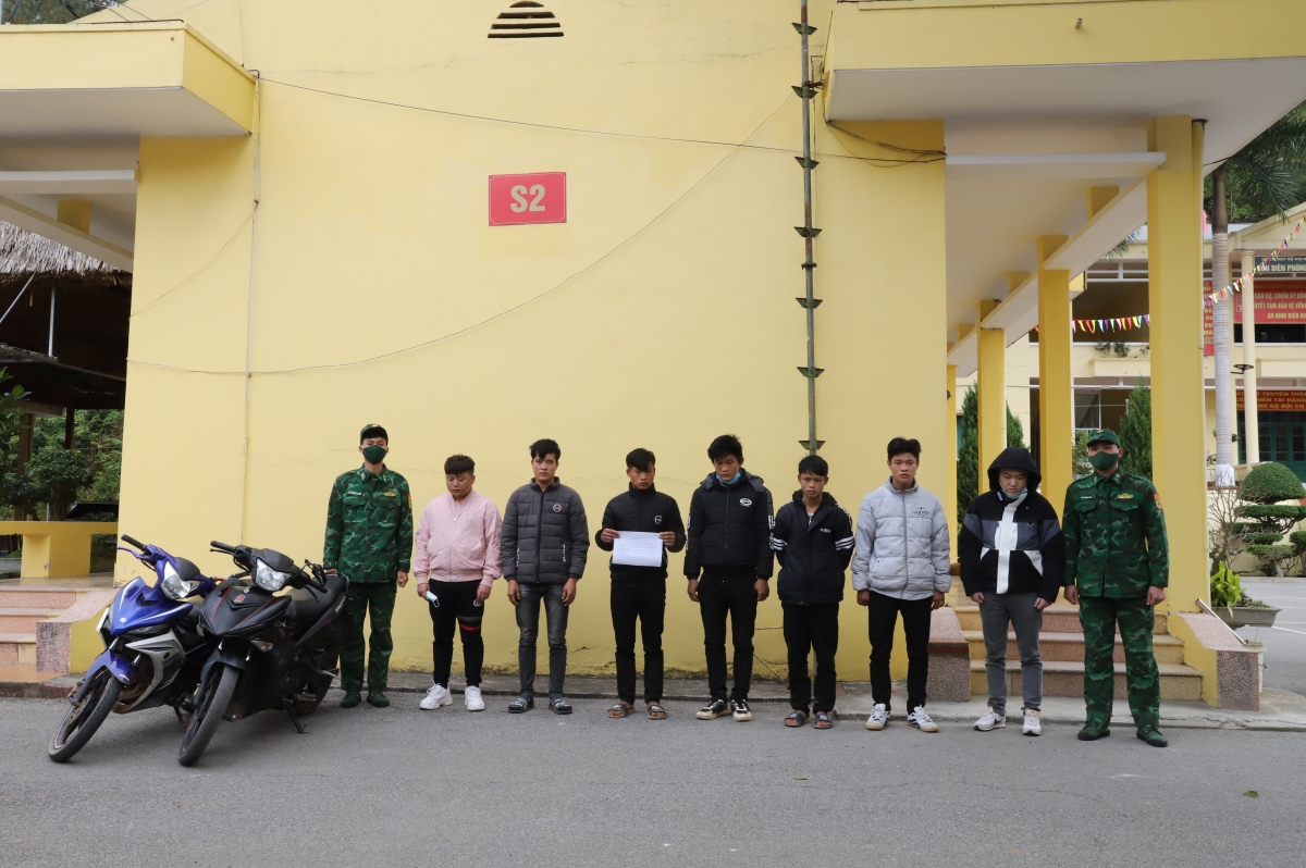 Vận chuyển người nhập cảnh trái phép bằng xe gắn máy ở Quảng Ninh