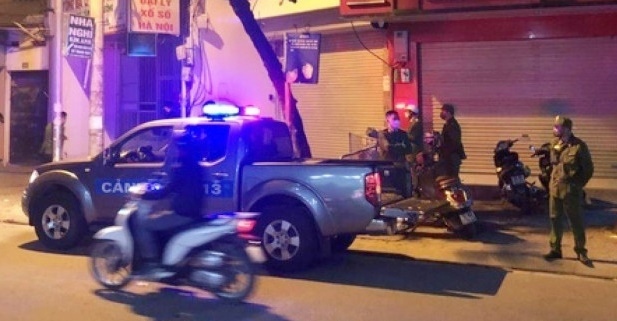 Truy bắt nghi phạm đâm chết cô gái trên phố ở Hà Nội