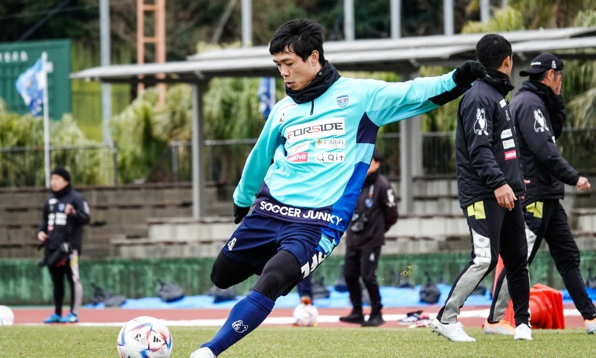 Công Phượng đá 90 phút khi Yokohama FC gặp đội bóng J-League 3