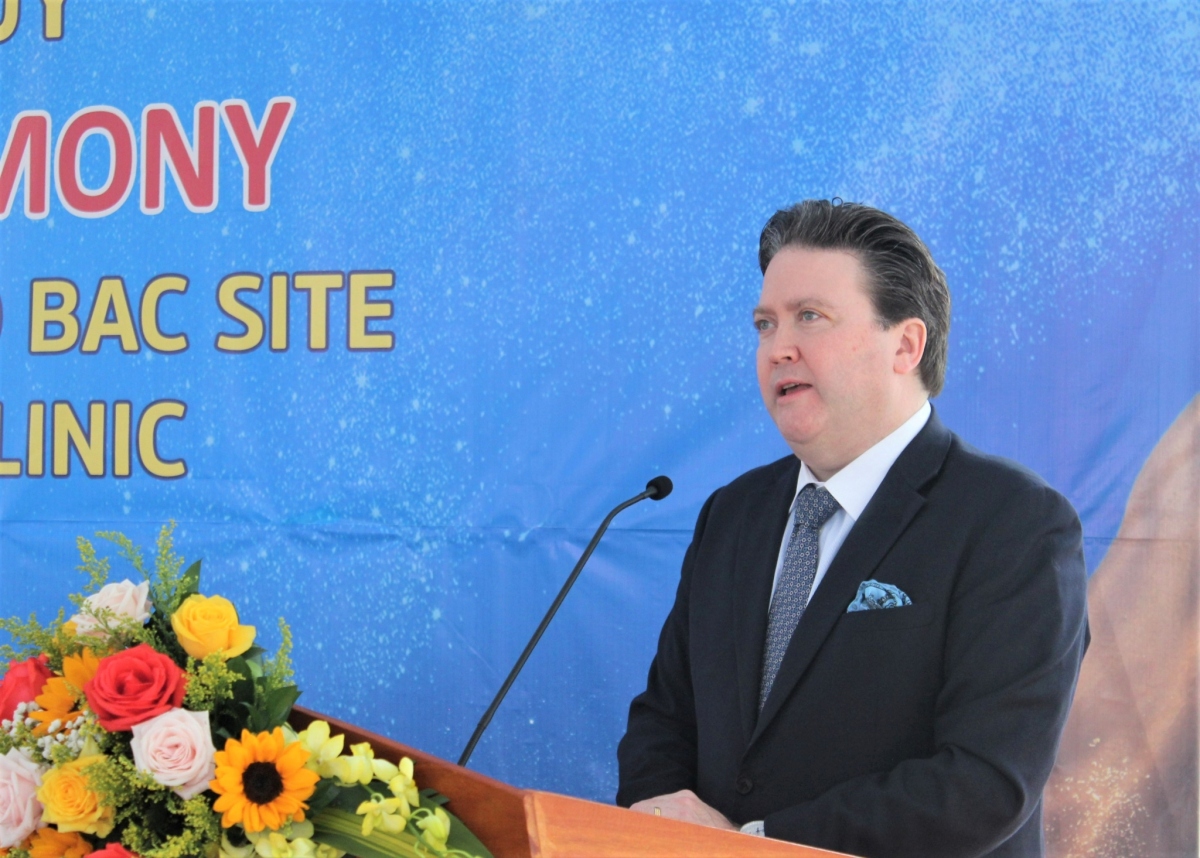 Đại sứ Hoa Kỳ Marc Evans Knapper thăm và làm việc tại Quảng Bình
