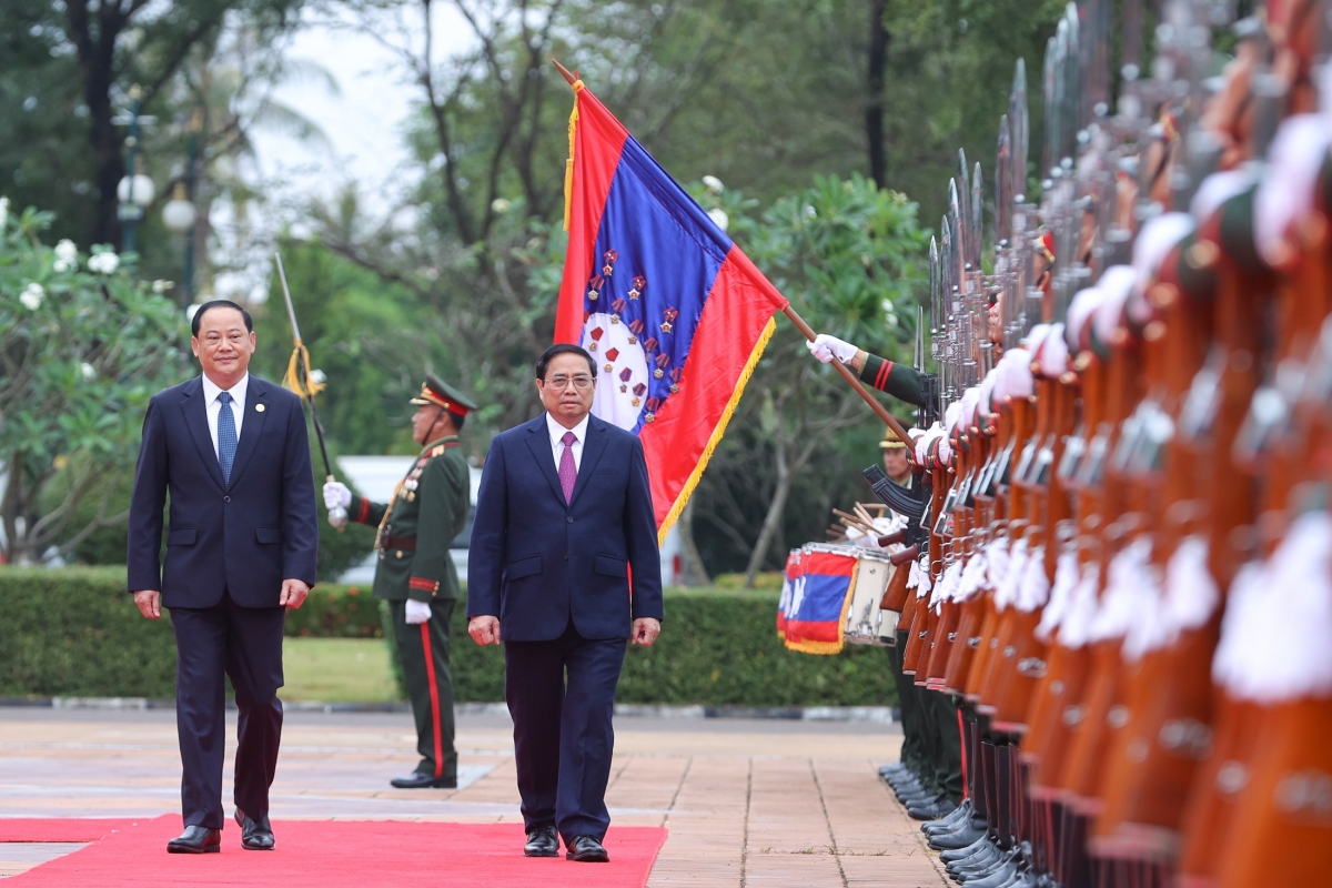 Việt Nam- Lào nhất trí duy trì quan hệ chính trị gắn bó và tin cậy