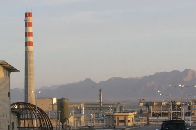 Iran ngăn chặn một cuộc tấn vào một nhà máy quân sự ở Isfahan