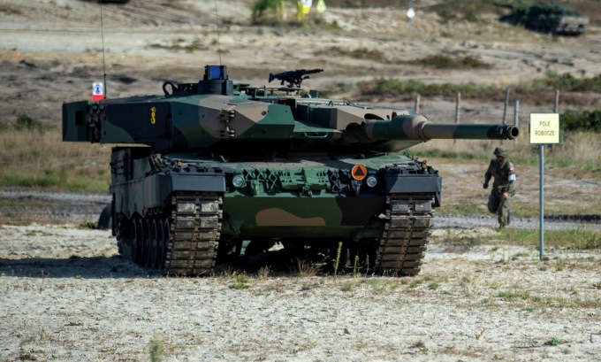 Phía sau cam kết của Anh và Ba Lan cung cấp xe tăng chủ lực cho Ukraine