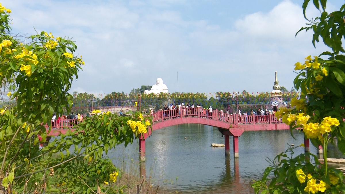 Hàng trăm nghìn lượt du khách đến An Giang trong dịp Tết Quý Mão 2023