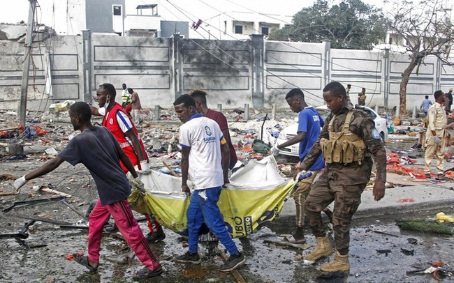 Số người thiệt mạng trong vụ đánh bom xe kép ở Somalia tăng lên 35 người