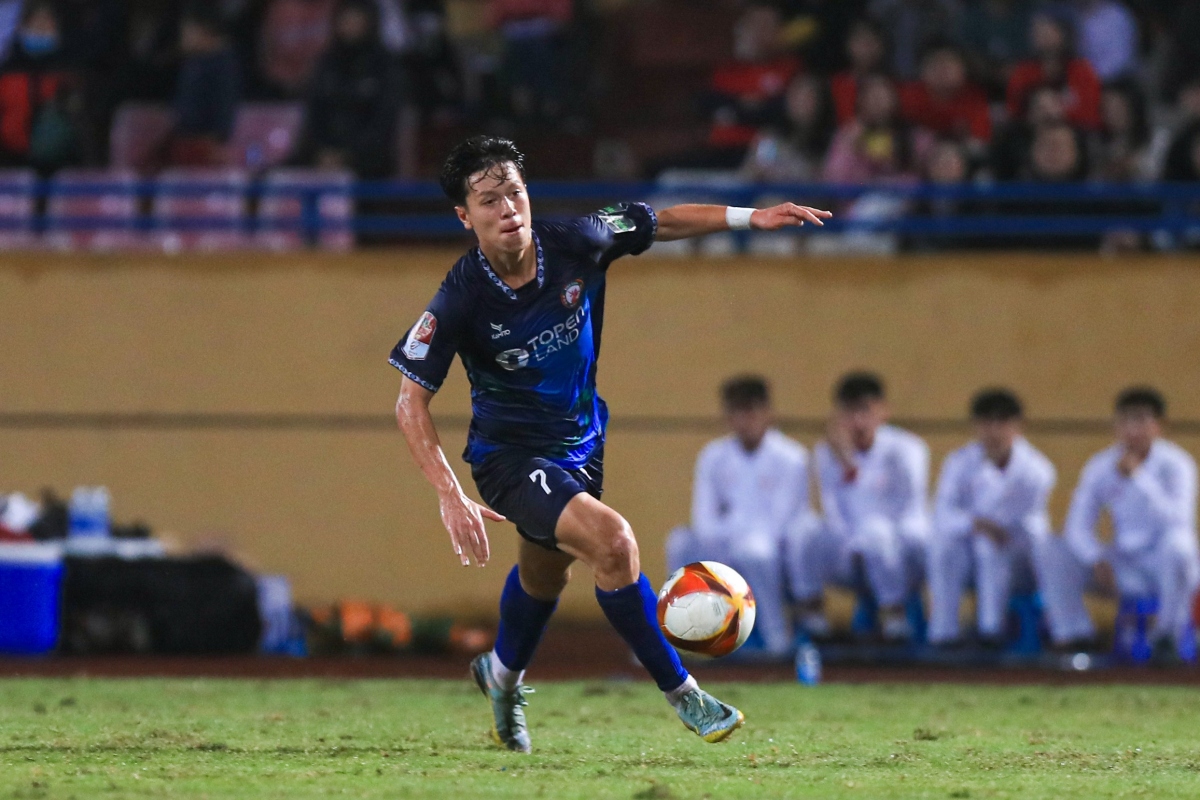 Chuyển nhượng V-League: Hà Tĩnh chiêu mộ cầu thủ Việt kiều cho mục tiêu trụ hạng