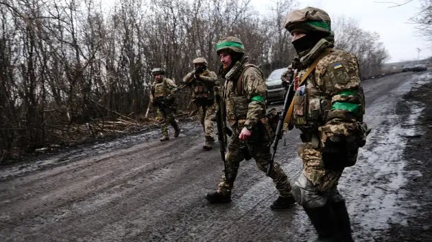 Nga siết chặt vòng vây ở Bakhmut, Ukraine đứng trước lựa chọn khó khăn