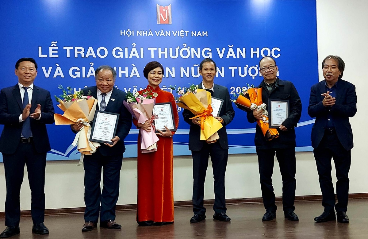 Giải thưởng Hội Nhà văn Việt Nam 2022 bỏ trống hạng mục lý luận phê bình