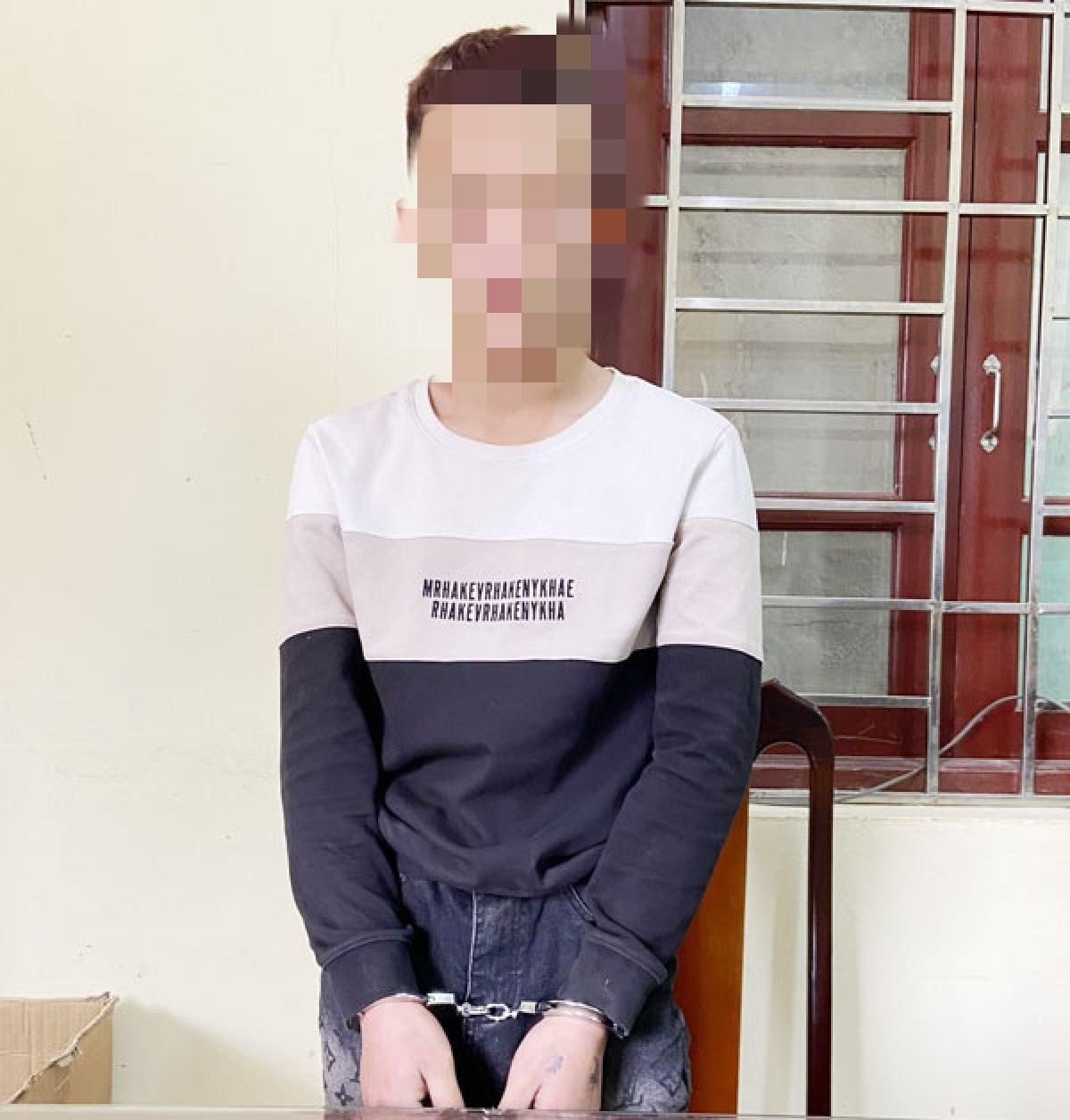 Tạm giữ đối tượng liên quan vụ nữ sinh lớp 7 sinh con trong nhà tắm ở Bắc Giang