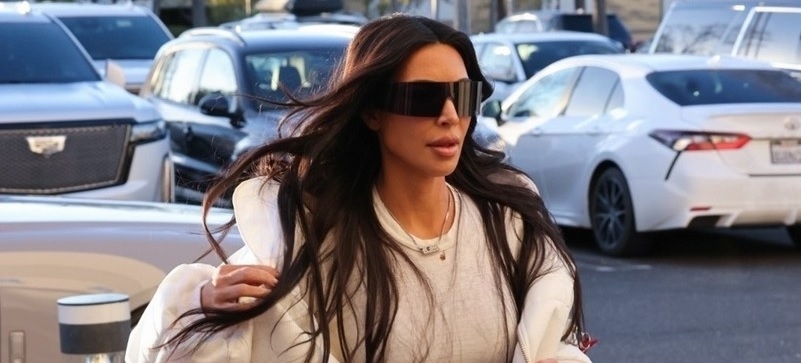 Kim Kardashian giản dị đến xem con trai đấu bóng rổ