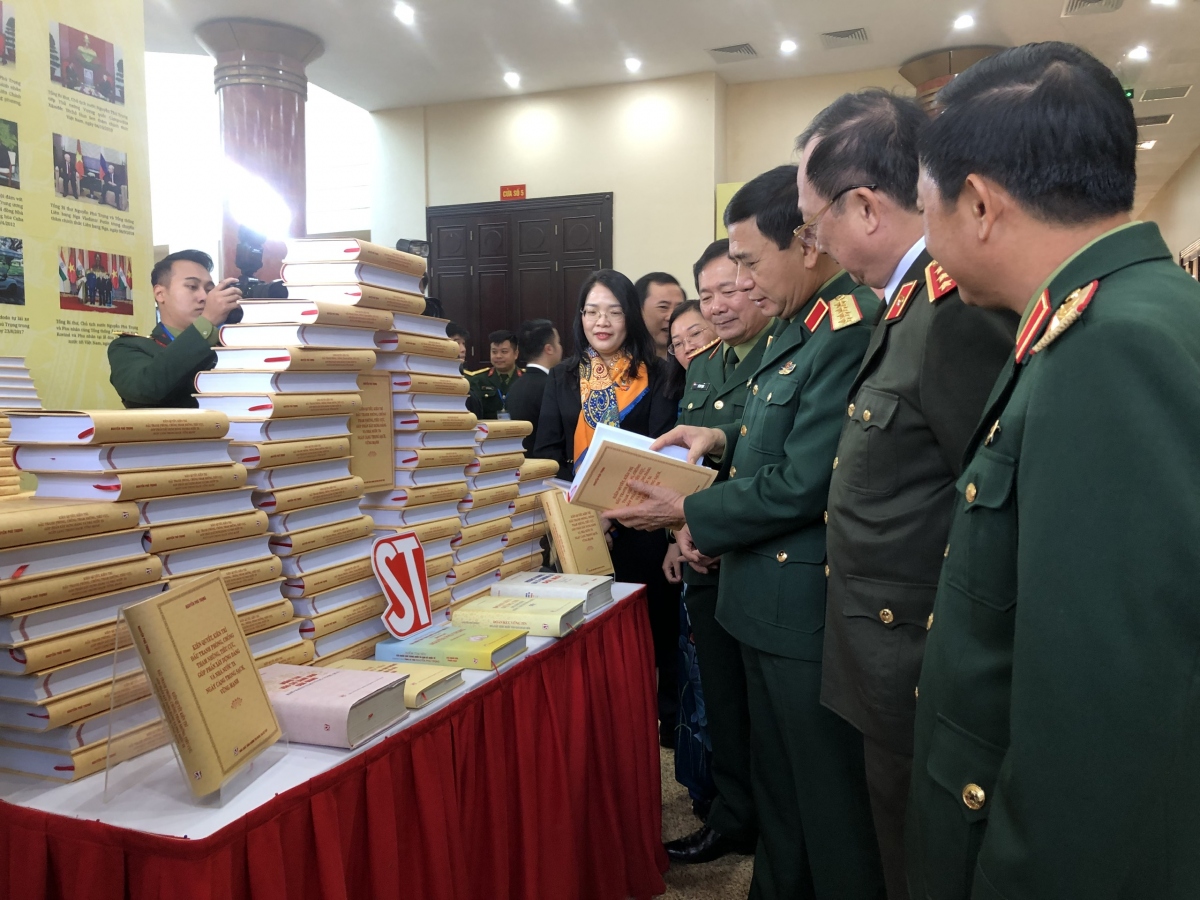 Bộ Quốc phòng tổ chức tọa đàm về cuốn sách phòng, chống tham nhũng của Tổng Bí thư