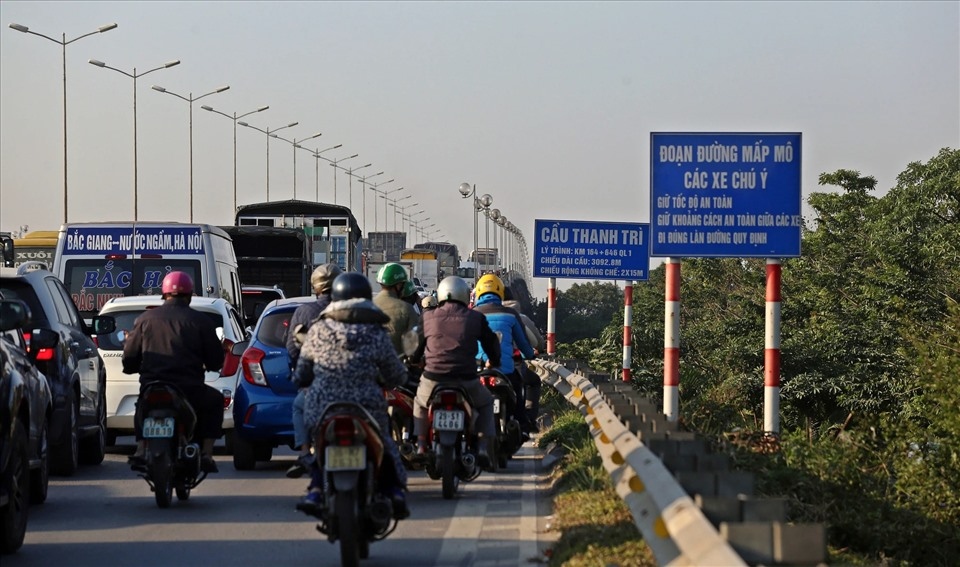 Phân luồng xe qua cầu Thanh Trì theo giờ trong 15 ngày để kiểm định chất lượng cầu