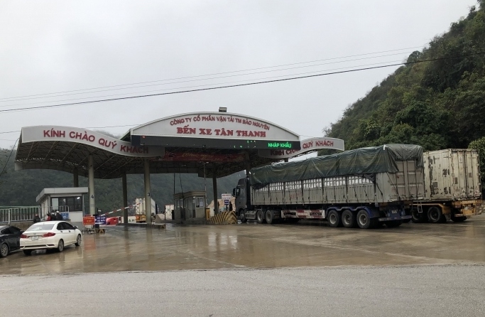 Lạng Sơn xuất nhập khẩu nông sản qua cửa khẩu nhộn nhịp trở lại
