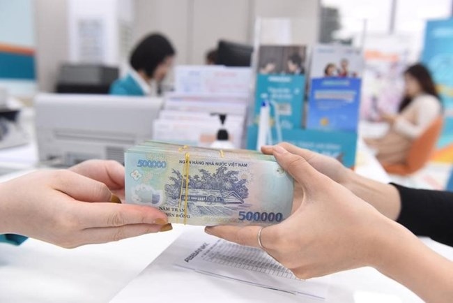 Lãi suất liên ngân hàng tăng tới 13% rồi quay đầu giảm mạnh