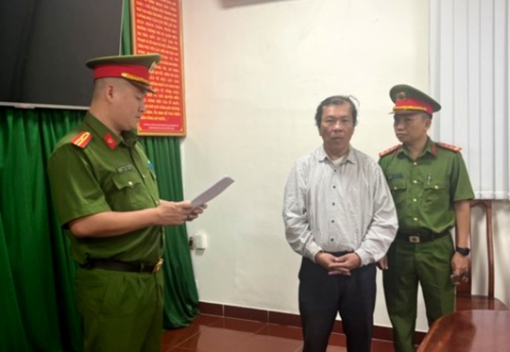 Khởi tố, bắt tạm giam luật sư Trần Văn Sỹ