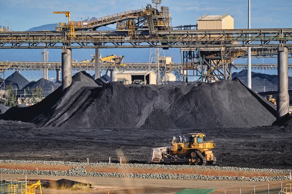 Các nhà nhập khẩu Trung Quốc tìm mua than của Australia