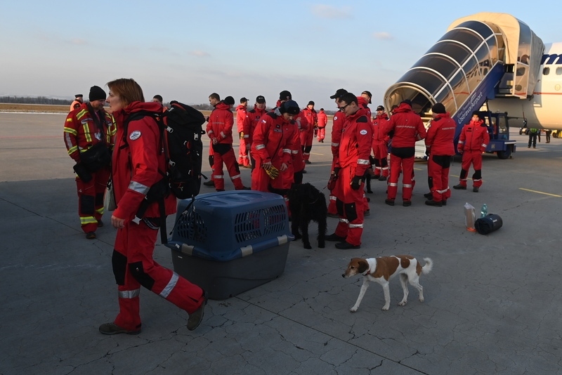 Séc cử đội cứu hộ gần 70 người tới Thổ Nhĩ Kỳ để hỗ trợ tìm kiếm sau trận động đất
