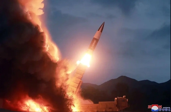 Triều Tiên phóng tên lửa đạn đạo tầm xa