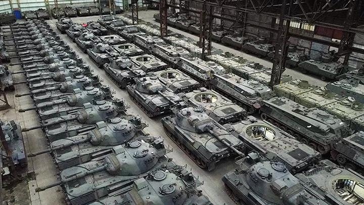 Trùm buôn vũ khí của Bỉ muốn cung cấp hàng loạt xe tăng cũ cho Ukraine