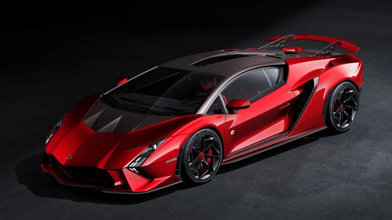 Lamborghini khai tử động cơ V12 bằng việc ra mắt hai siêu xe hoàn ...