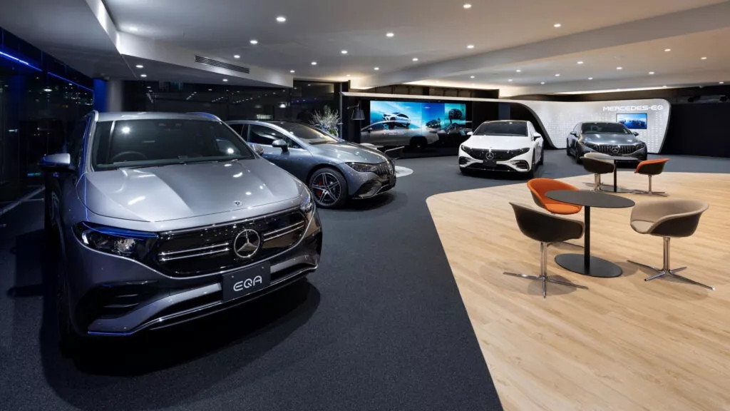 Kinh tế thế giới ảm đạm, Mercedes-Benz lo lắng sụt giảm lợi nhuận