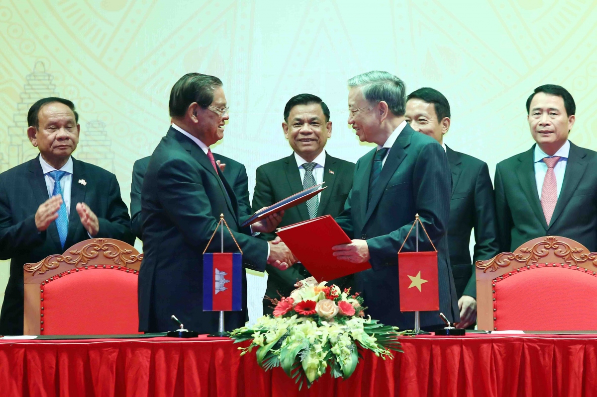 Bộ Công an Việt Nam và Bộ Nội vụ Campuchia ký kết Kế hoạch hợp tác năm 2023