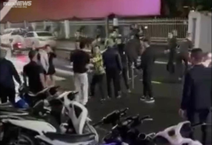 Ẩu đả náo loạn trước quán bar ở Huế, 5 người bị thương nhập viện
