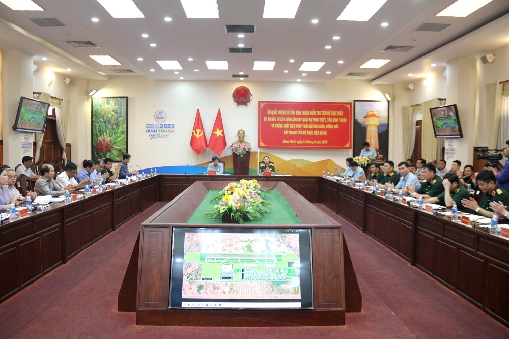 Bộ Quốc phòng làm việc với tỉnh Bình Thuận về tiến độ sân bay Phan Thiết
