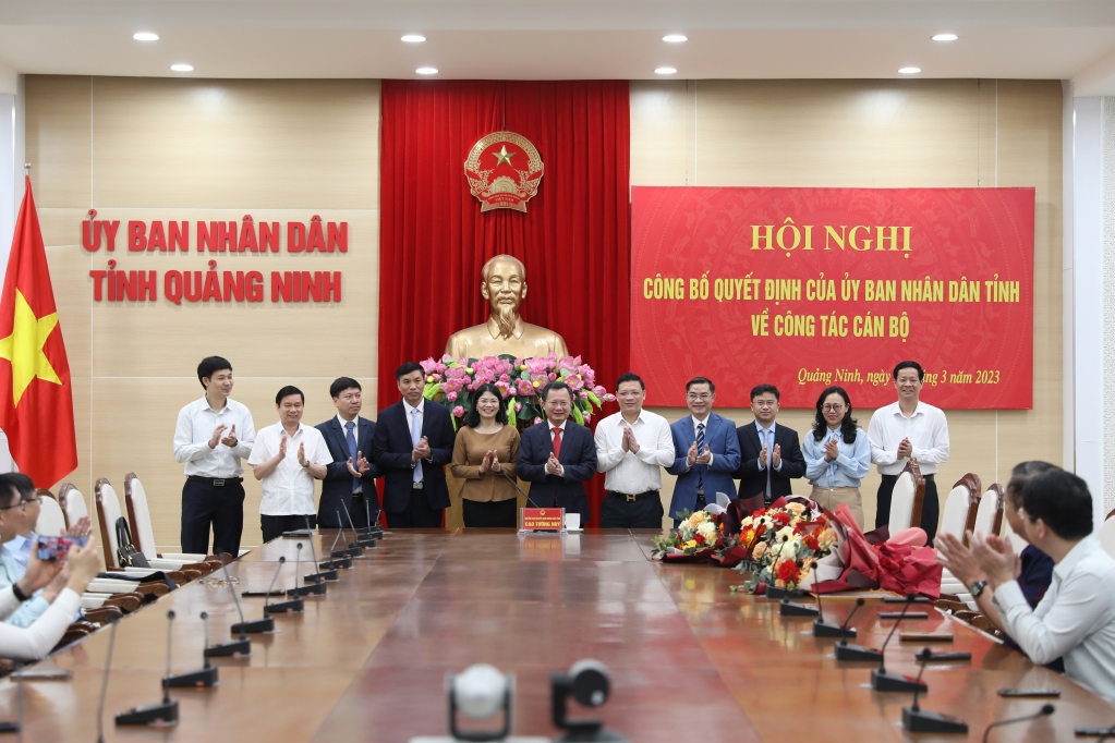 Phó Chủ tịch TP Uông Bí làm Hiệu trưởng Trường Đại học Hạ Long