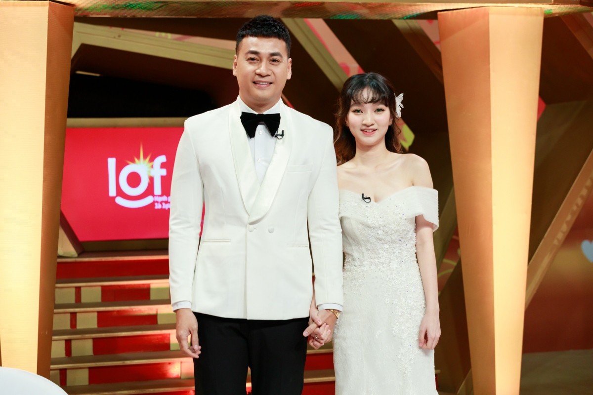 Diễn viên Ngọc Thuận lần đầu tiết lộ cuộc sống hôn nhân với vợ đẹp kém 18 tuổi