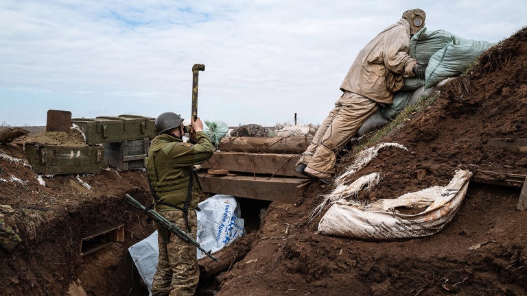 Chiến thuật cổ điển nhưng lợi hại đối phó lính bắn tỉa trên chiến trường Ukraine