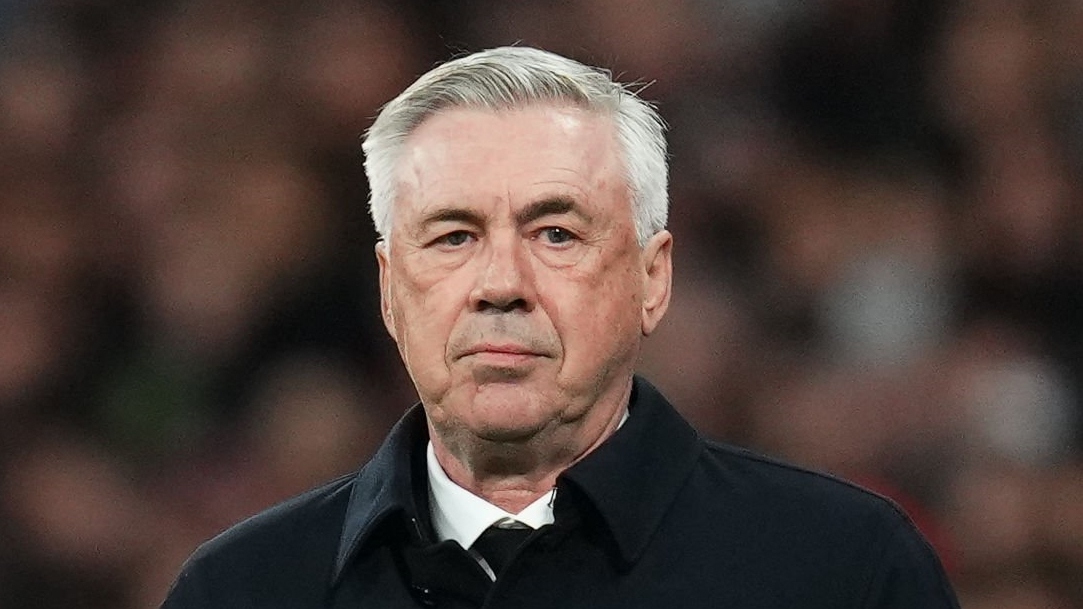 BLĐ Real Madrid tức giận với HLV Ancelotti sau trận thua Barca